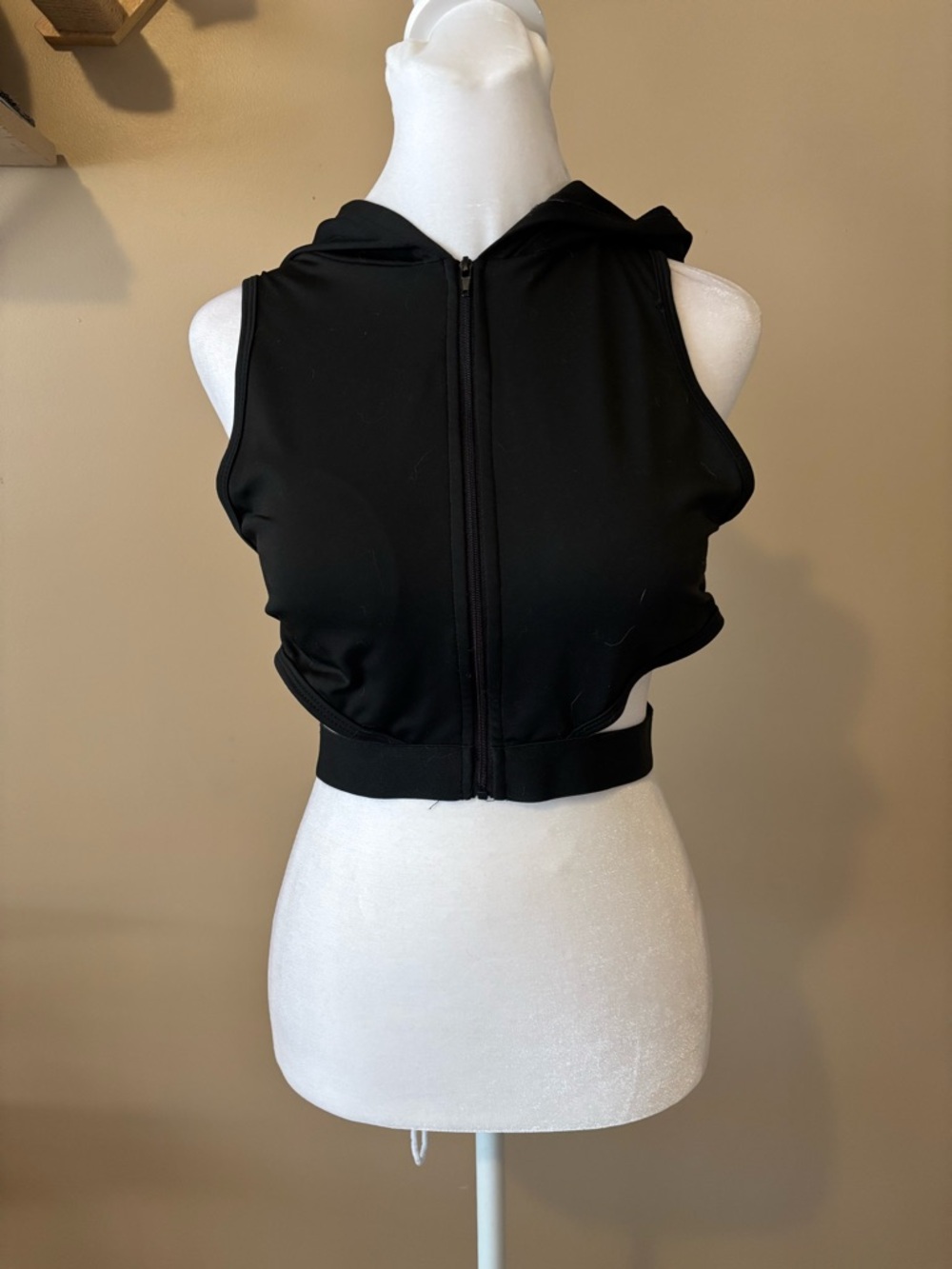 SHEIN Black Hooded Zip-Up Sleeveless Crop Top